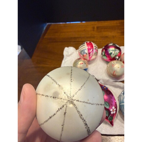 9 Vtg Mid Century Christmas Ornaments Hand Painted Mica Stripes Teardrop Ball Lo - Picture 8 of 16